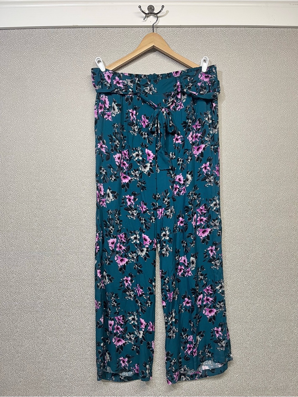 🆕 1 (1X) (14/16)Torrid Floral Teal Challis Wide-Leg Women's Pants